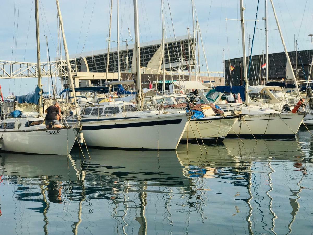 Sleep & Boats Barcelona 船屋 *